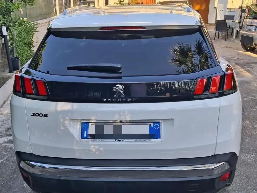 Usata Peugeot 3008 Active 120 CV (88 kW) 2018 Bianco SUV