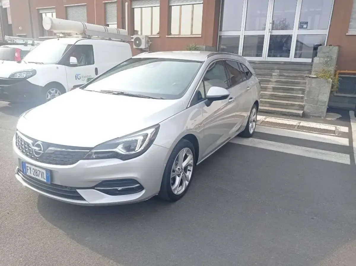 Usata Opel Astra Business Elegance 122 CV (89 kW) 2020 Argento Station wagon