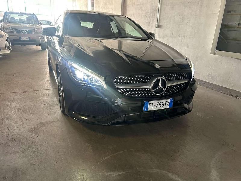 Usata Mercedes CLA220 Shooting Brake Night 177 CV (130 kW) 2017 Nero Station wagon