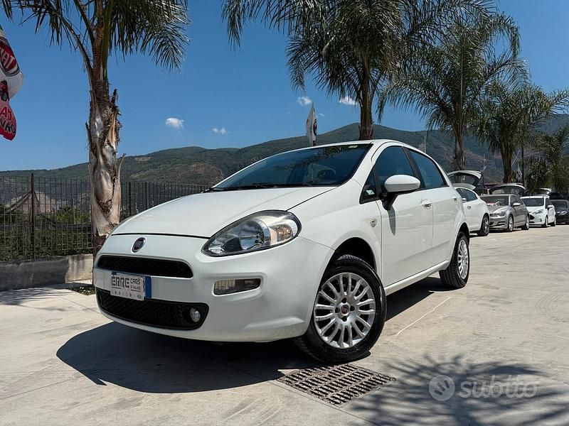 Usata Fiat Punto 77 CV (56 kW) 2013 Bianco Utilitaria