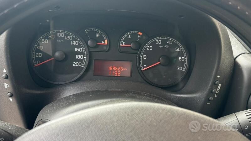 Usata Fiat Doblò 120 CV (88 kW) 2009 Grigio Monovolume