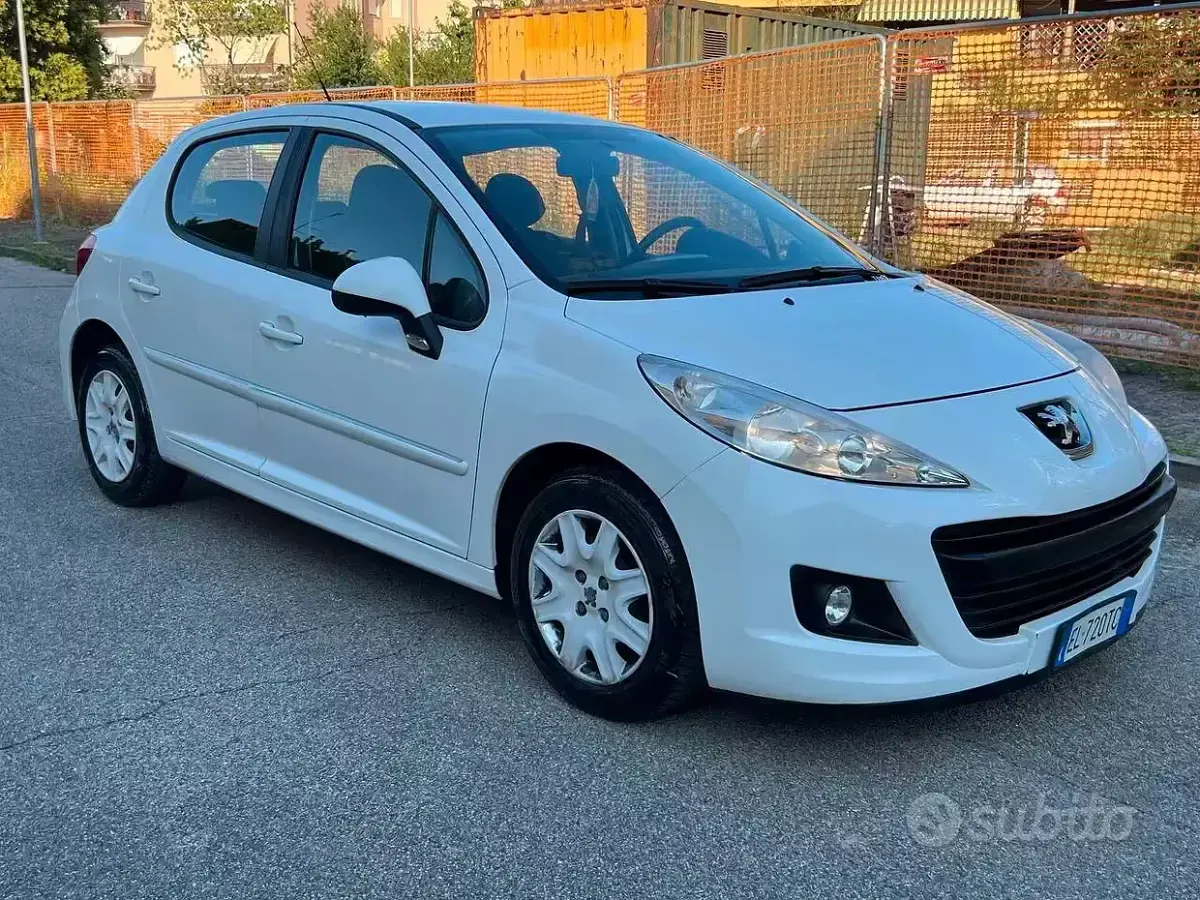 Usata Peugeot 207 70 CV (51 kW) 2012 Bianco Station wagon
