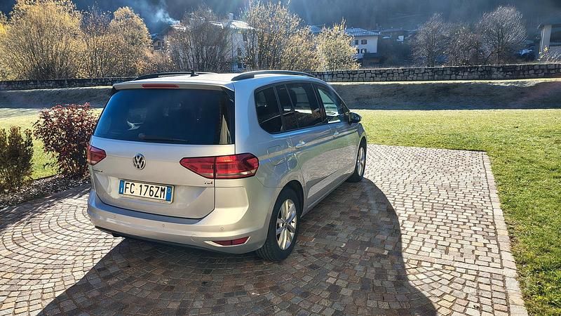 Usata VW Touran 110 CV (80 kW) 2016 Grigio Monovolume