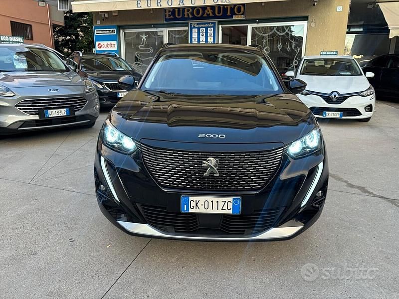 Usata Peugeot 2008 Allure 130 CV (95 kW) 2022 Nero SUV