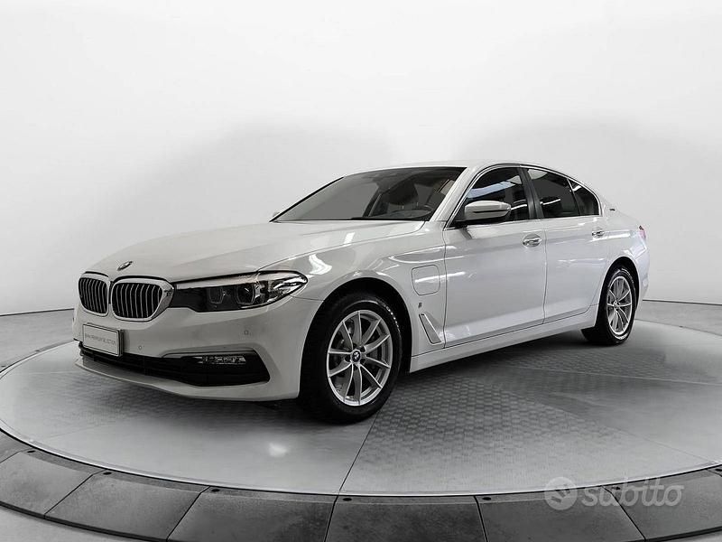 Bianco Usata 2019 BMW 530 Efficient Dynamics Tre volumi | 27.400 € - Immagine 1/4