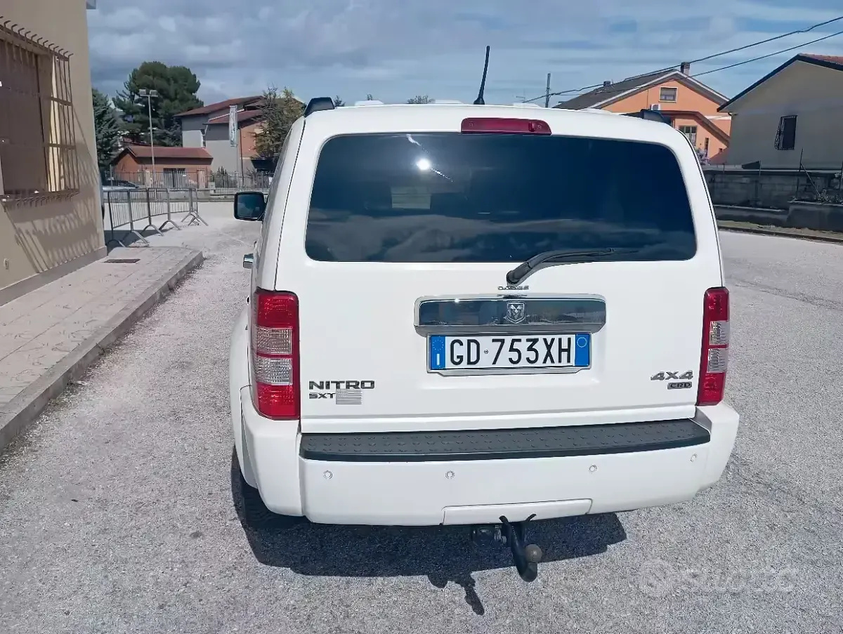 Usata Dodge Nitro 2008 Bianco SUV