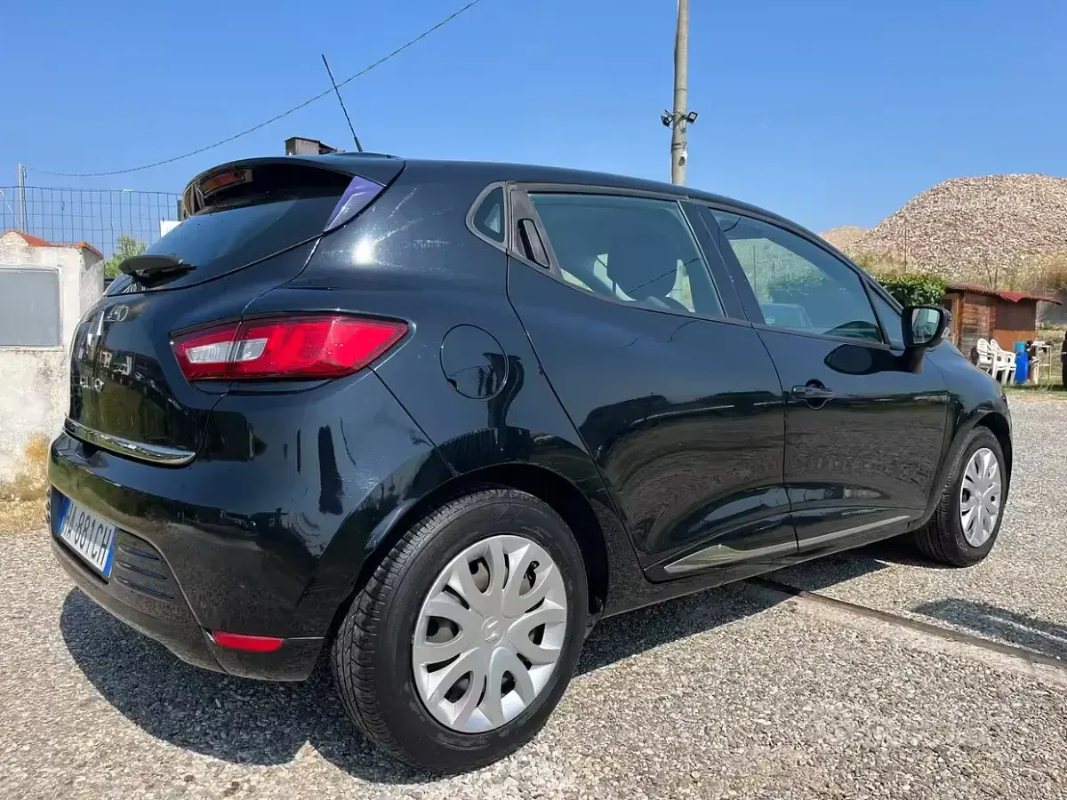 Usata Renault Clio IV Intens 75 CV (55 kW) 2018 Nero Berlina