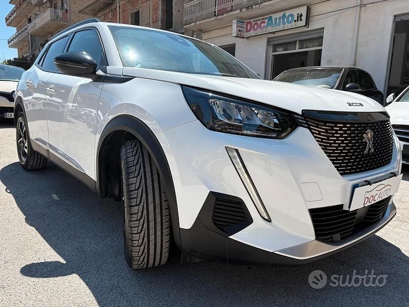Usata Peugeot 2008 Allure 110 CV (80 kW) 2022 Bianco SUV