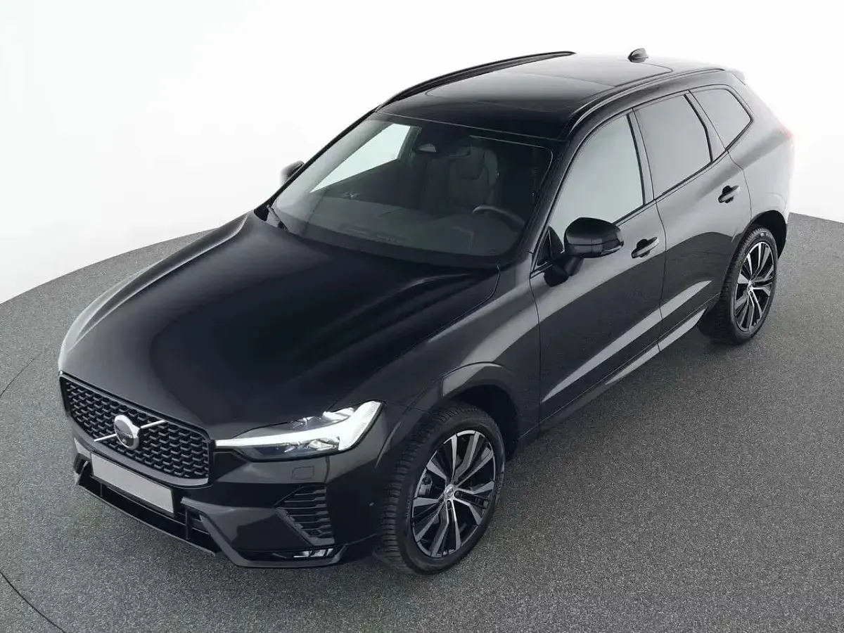 Usata Volvo XC60 Plus 250 CV (183 kW) 2025 Onyx black SUV