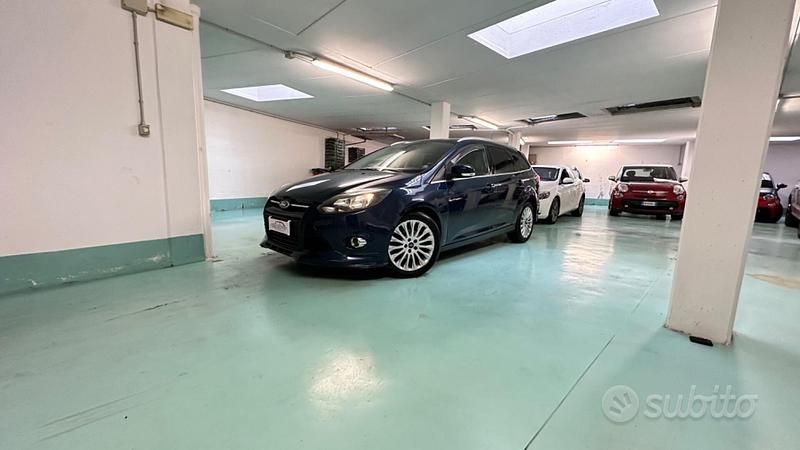 Usata Ford Focus 115 CV (84 kW) 2013 Nero Berlina