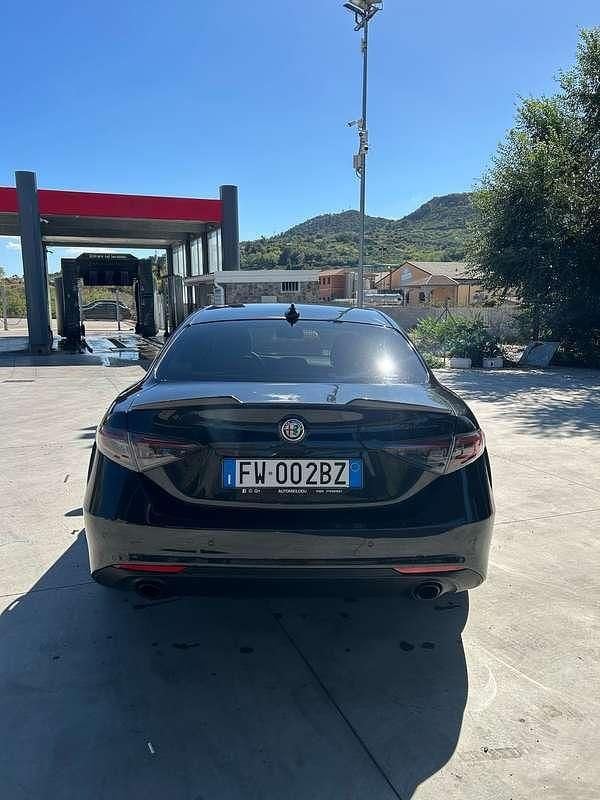 Usata Alfa Romeo Giulia Tech Edition 160 CV (117 kW) 2019 Nero Berlina