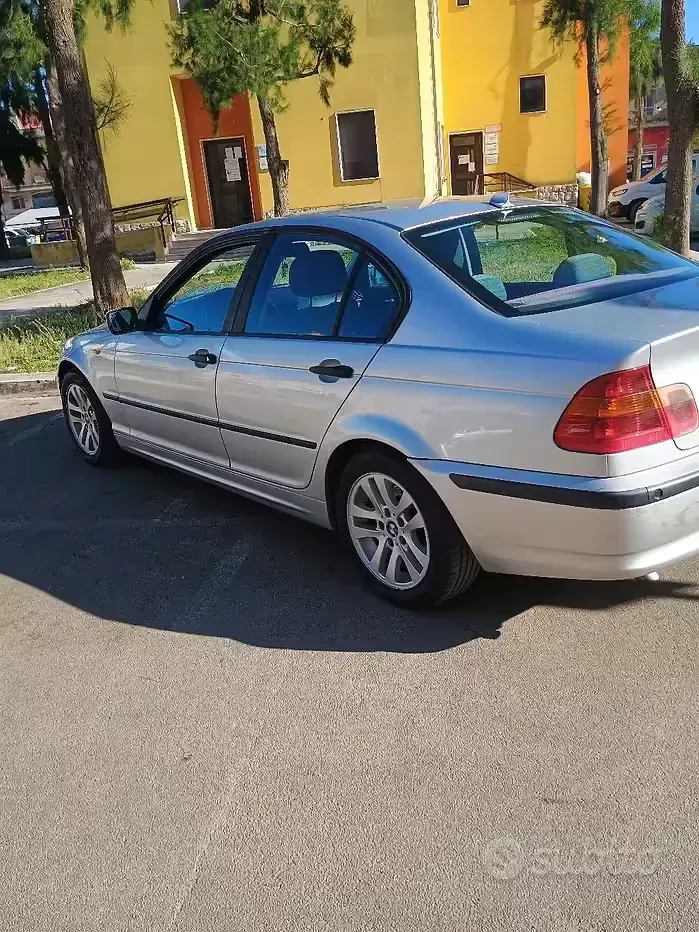 Usata BMW 2000 150 CV (110 kW) 2005 Grigio Berlina