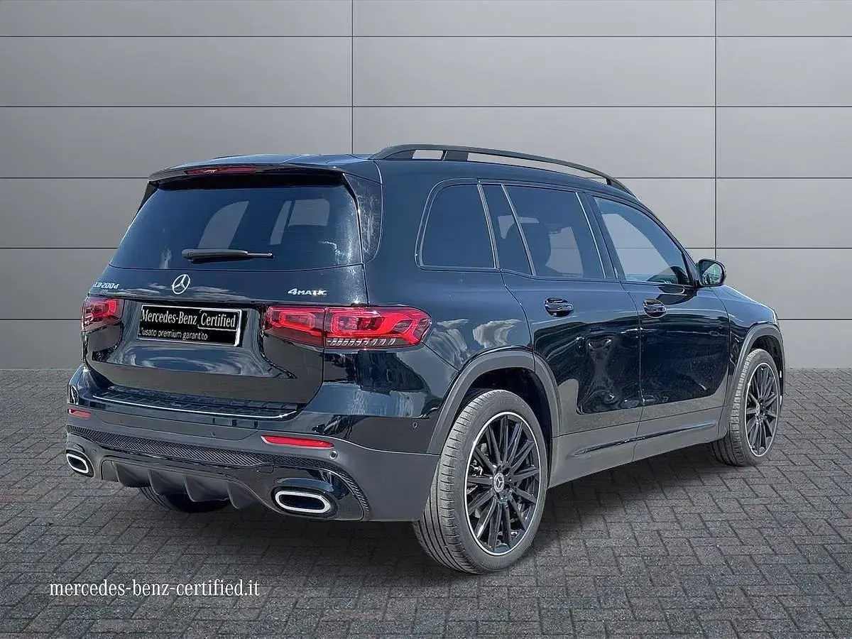 Usata Mercedes GLB200 AMG Line Premium 150 CV (110 kW) 2023 Nero metallizzato SUV
