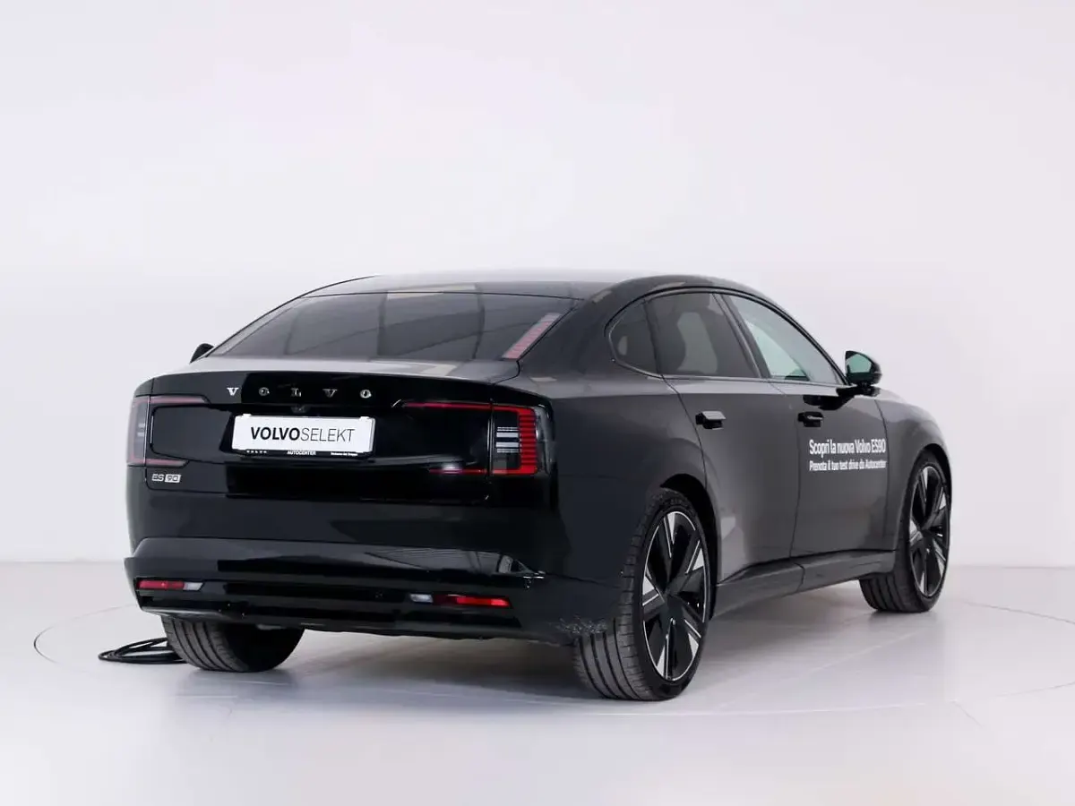 Usata Volvo ES90 Ultra 180 kW (245 CV) 2026 Nero Berlina