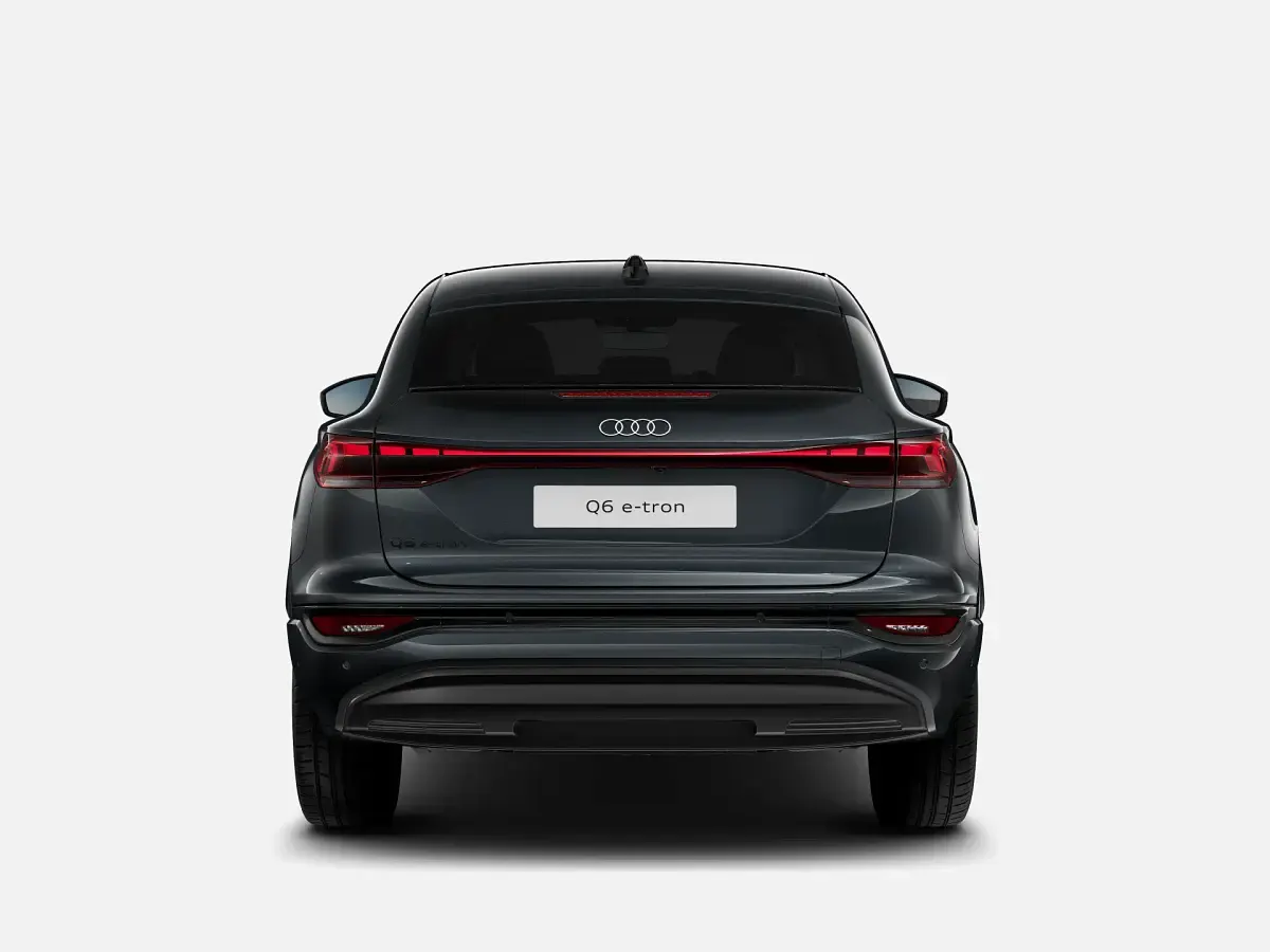 Nuova Audi Q6 Sportback e-tron Advanced 119 kW (163 CV) 2026 Grigio manhattan metallizzato SUV
