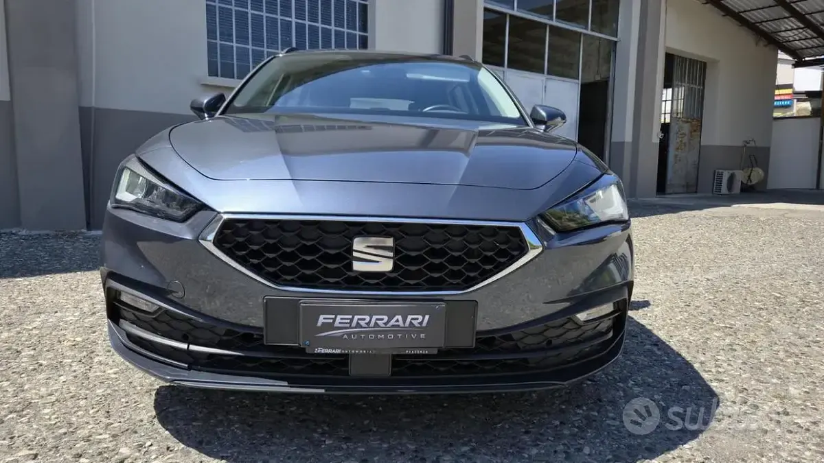 Usata Seat Leon Business 110 CV (80 kW) 2023 Grigio Station wagon