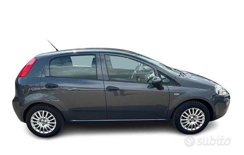 Usata Fiat Grande Punto Street 95 CV (69 kW) 2017 Grigio Utilitaria