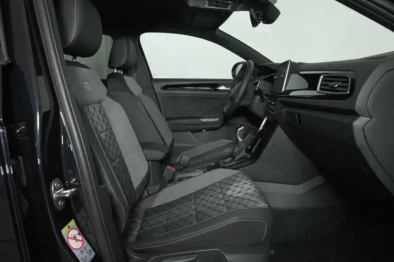 Usata VW T-Roc R-line Plus 116 CV (85 kW) 2025 Nero SUV