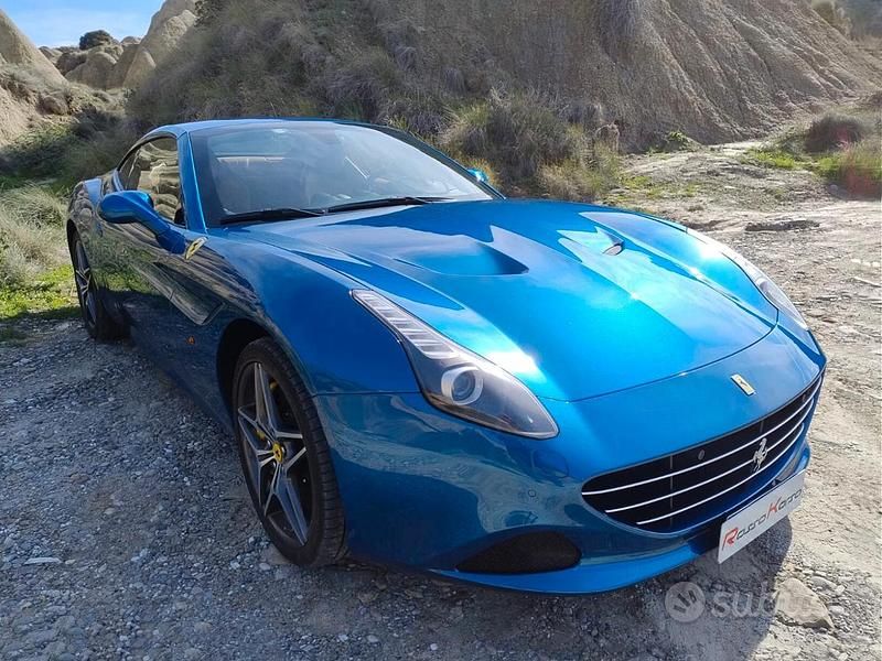 Usata Ferrari California 560 CV (411 kW) 2015 Blu Cabrio