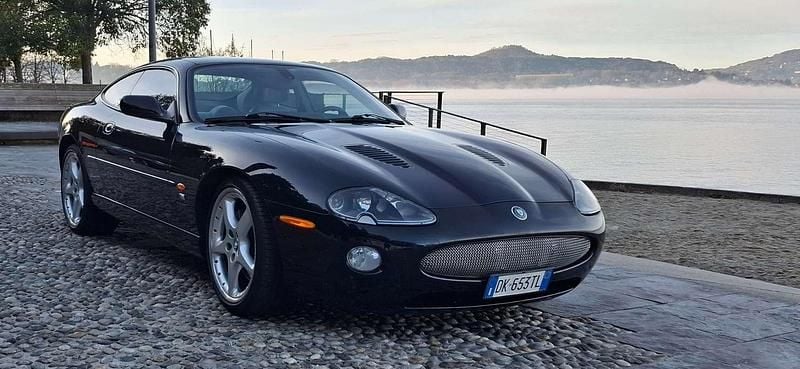 Usata Jaguar XKR R 396 CV (291 kW) 2002 Nero Coupé