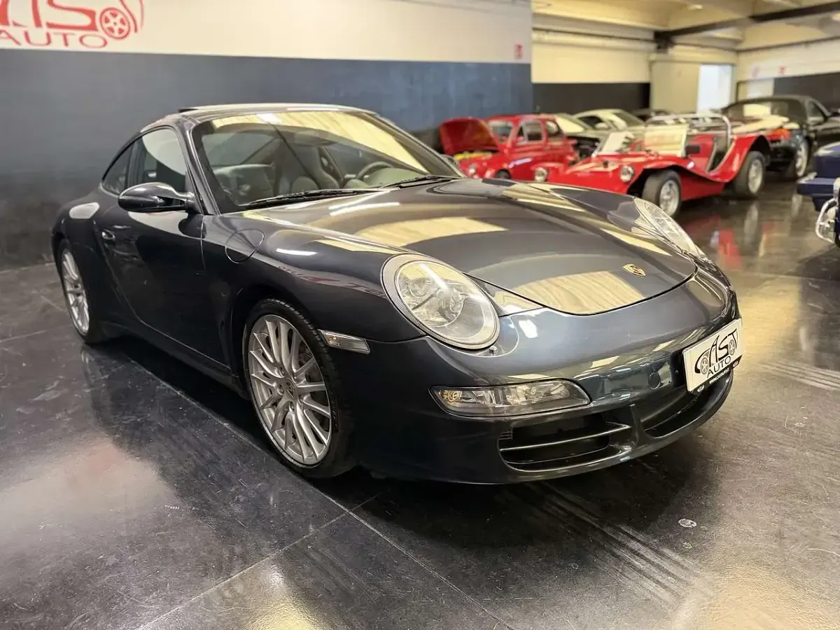 Usata Porsche 911 Carrera S Sport 355 CV (261 kW) 2005 Grigio atlas Coupé