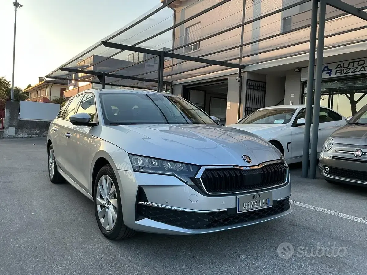 Gebraucht Skoda Octavia Selection 150 PS (110 kW) 2024 Grau Kombi