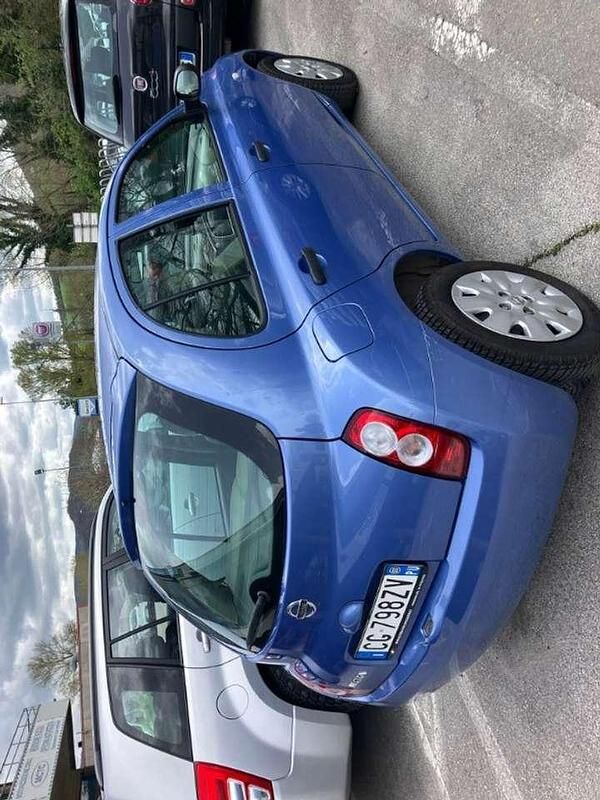 Usata Nissan Micra Visia 65 CV (47 kW) 2003 Azzurro metallizzato Utilitaria