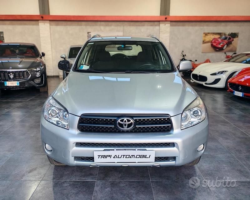 Usata Toyota RAV4 Luxury 136 CV (100 kW) 2006 Grigio SUV