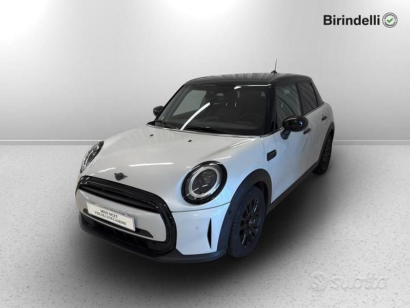 White silver metallizzato Usata 2021 Mini Cooper Business Due volumi | 20.500 € (Buon prezzo) - Immagine 1/3
