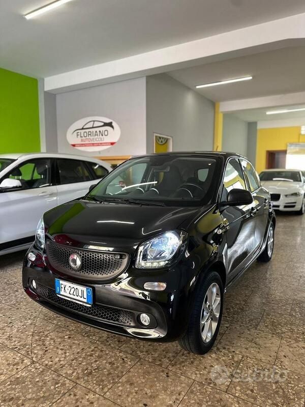 Usata Smart ForFour Prime 71 CV (52 kW) 2017 Nero Utilitaria