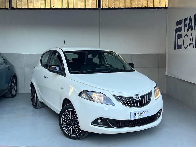Usata Lancia Ypsilon Gold 69 CV (50 kW) 2023 Bianco Utilitaria