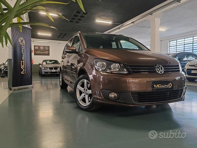 Usata VW Touran Comfortline 105 CV (77 kW) 2012 Marrone Monovolume