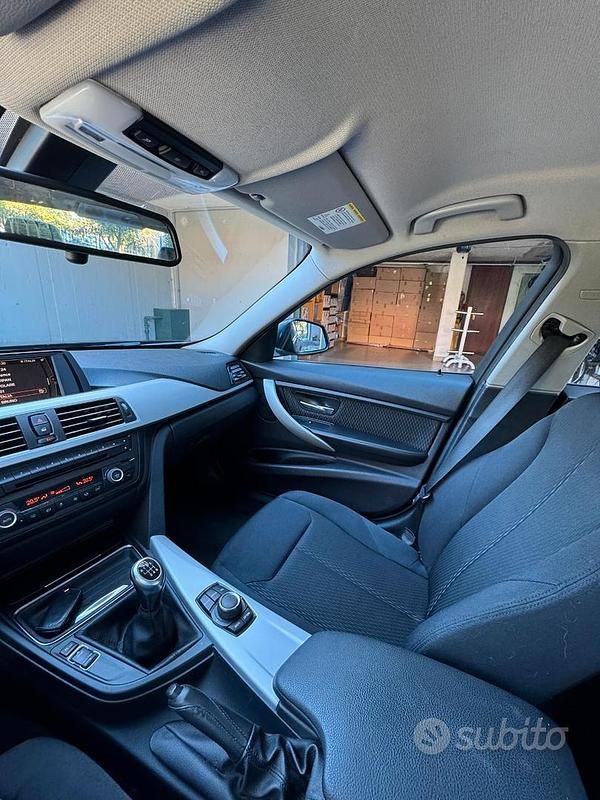 Usata BMW 318 Efficient Dynamics 143 CV (105 kW) 2013 Nero Berlina