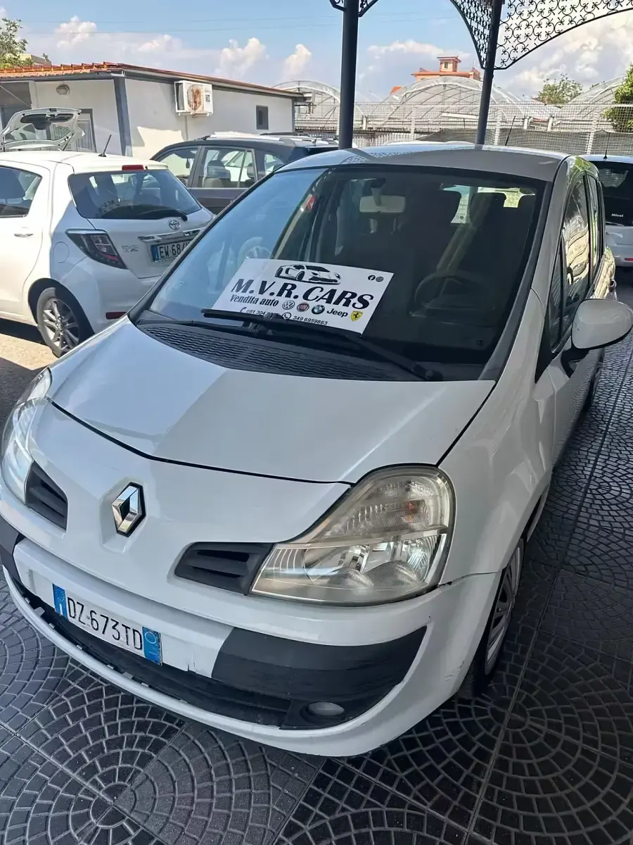 Usata Renault Modus Dynamique 75 CV (55 kW) 2010 Bianco Monovolume