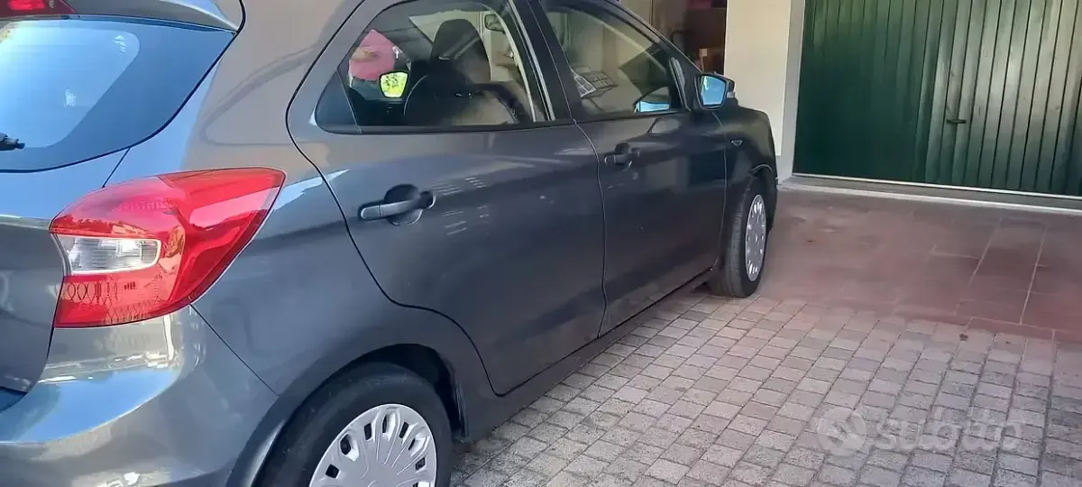 Usata Ford Ka Plus 71 CV (52 kW) 2017 Grigio Utilitaria