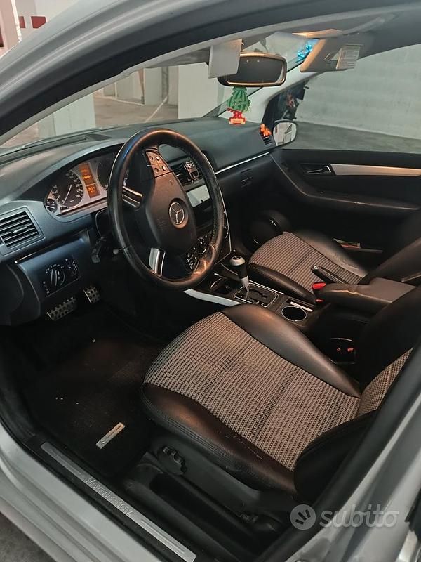 Usata Mercedes B200 2008 Grigio Monovolume