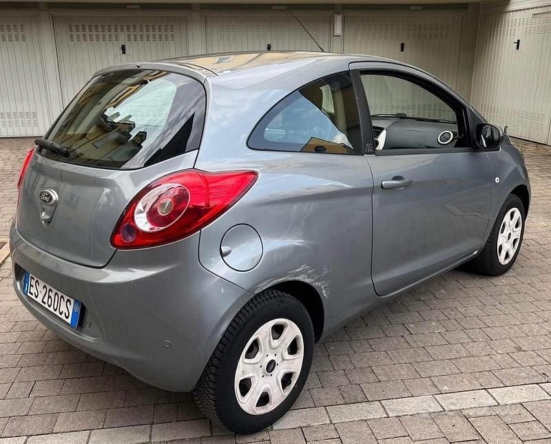 Usata Ford Ka Titanium 69 CV (50 kW) 2013 Grigio Utilitaria