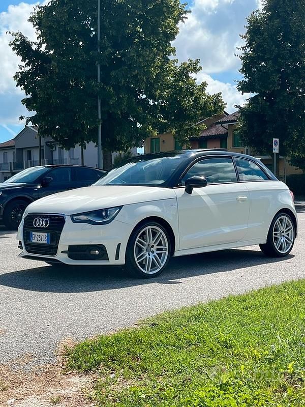 Bianco Usata 2013 Audi A1 S-Line Due volumi | 8000 € - Immagine 1/4