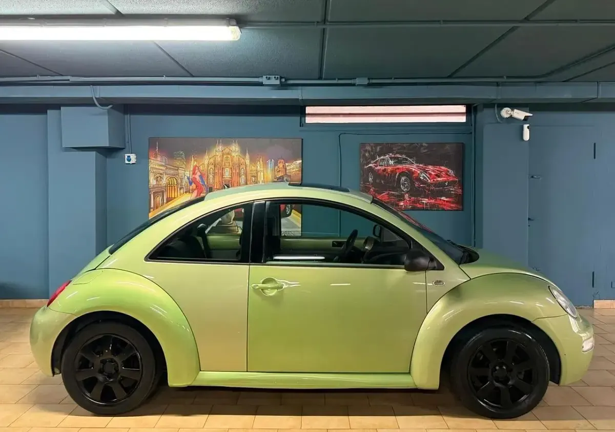 Usata VW New Beetle 101 CV (74 kW) 2001 Verde Utilitaria