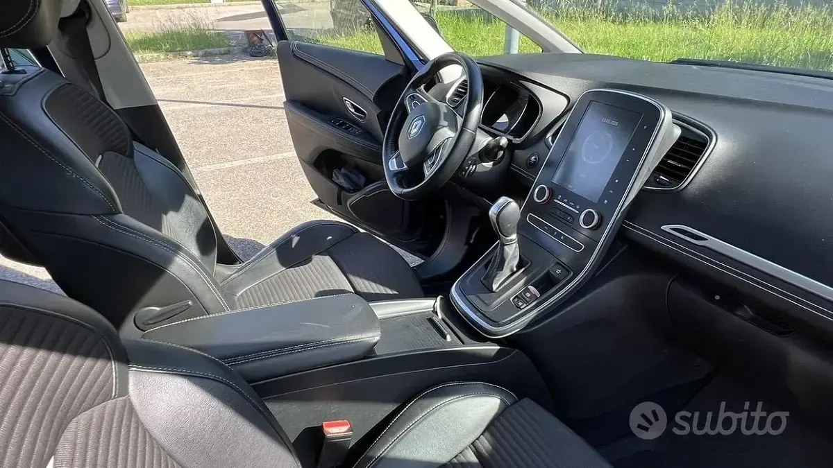 Usata Renault Grand Scénic IV Intens 110 CV (80 kW) 2017 Blu Monovolume