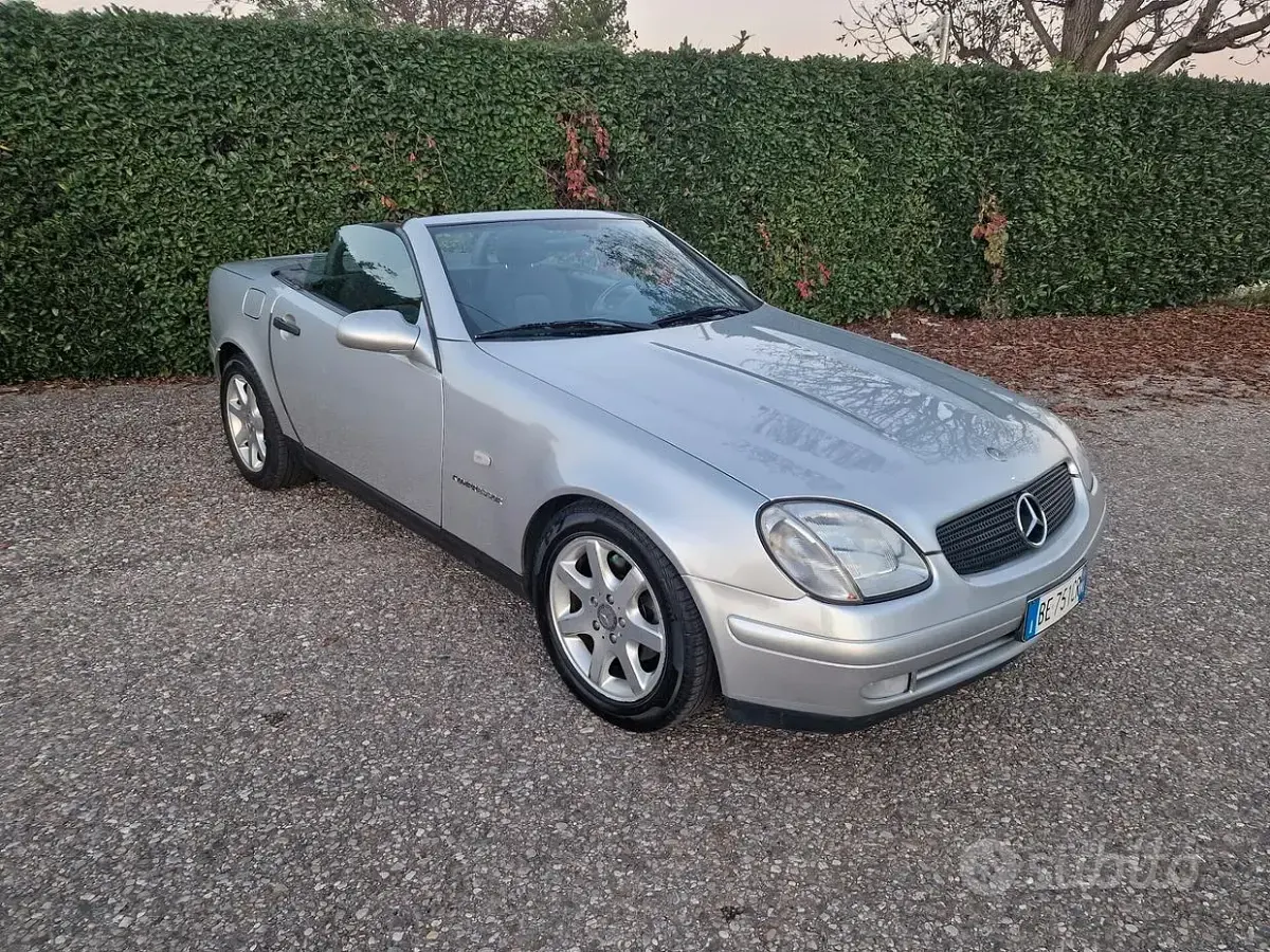Usata Mercedes SLK200 192 CV (141 kW) 1999 Grigio Cabrio