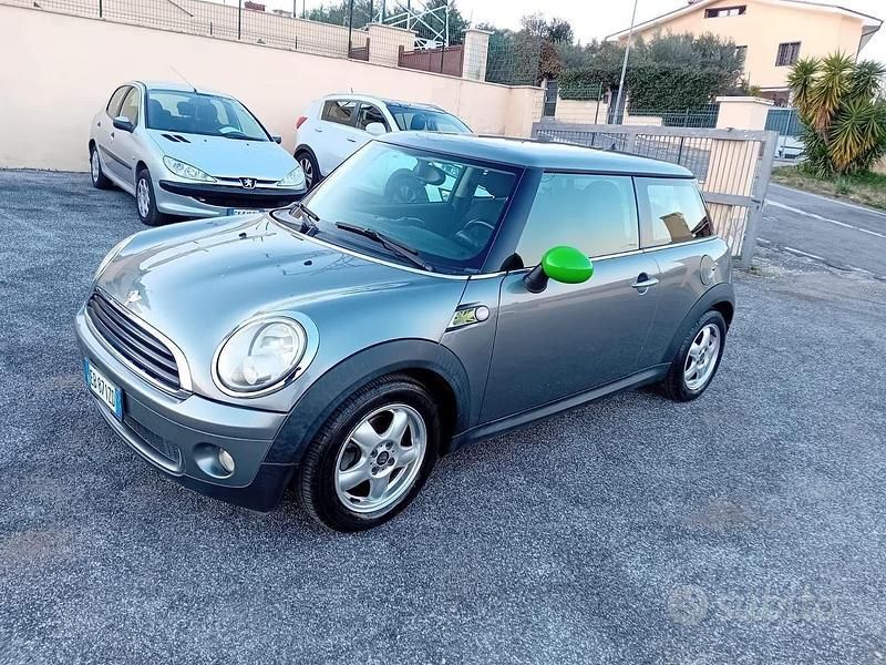 Grigio Usata 2011 Mini Cooper Clubman Station wagon | 5000 € (Ottimo prezzo) - Immagine 1/4