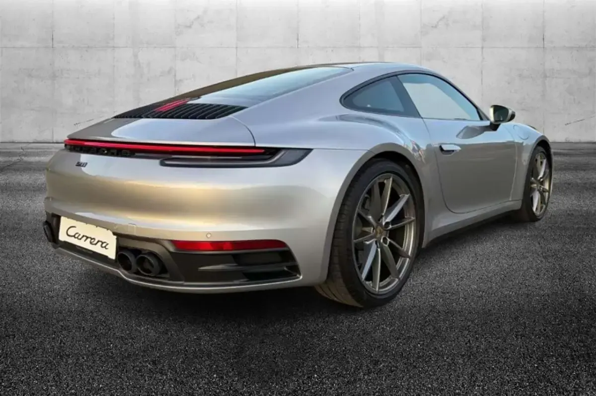 Usata Porsche 911 Carrera 385 CV (283 kW) 2020 Argento Coupé