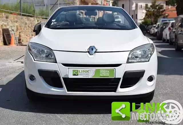Usata Renault Mégane III 110 CV (80 kW) 2011 Bianco Utilitaria