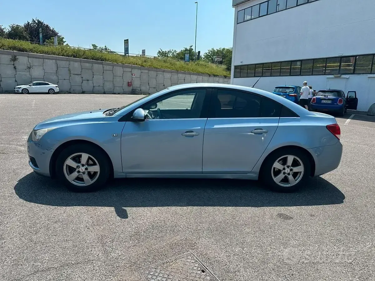 Usata Chevrolet Cruze 124 CV (91 kW) 2012 Grigio Berlina
