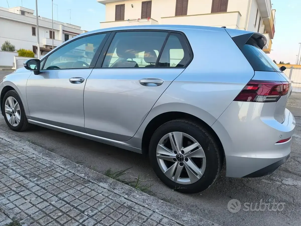 Usata VW Golf VIII 116 CV (85 kW) 2022 Grigio Berlina