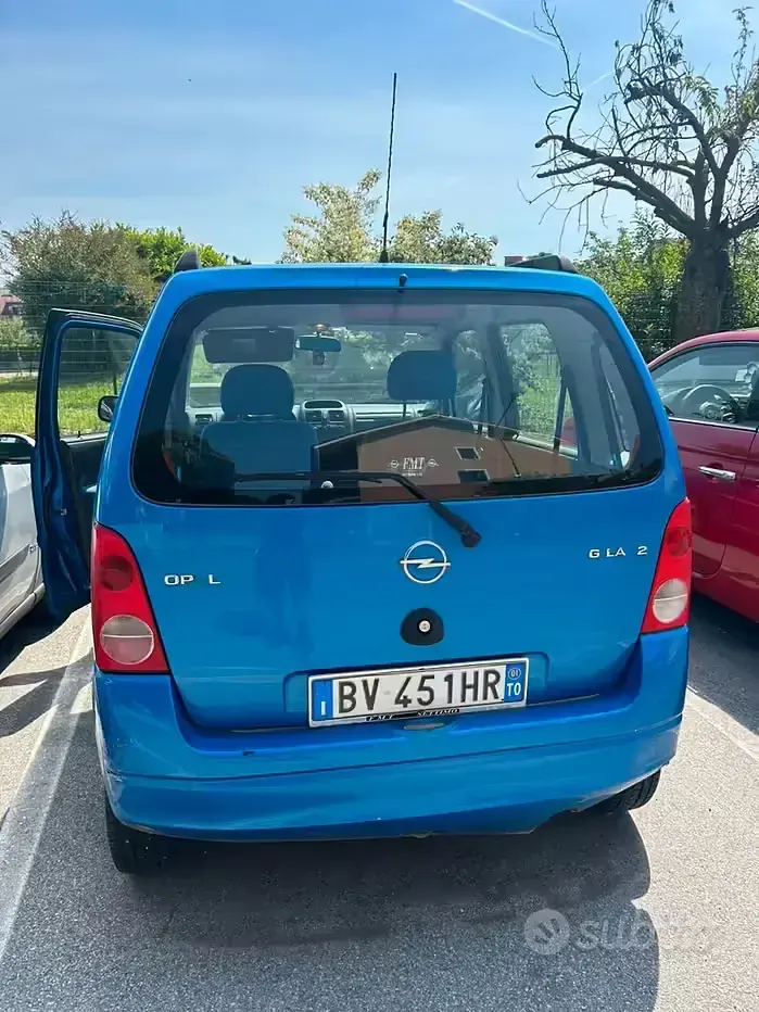 Usata Opel Agila 75 CV (55 kW) 2001 Blu Monovolume