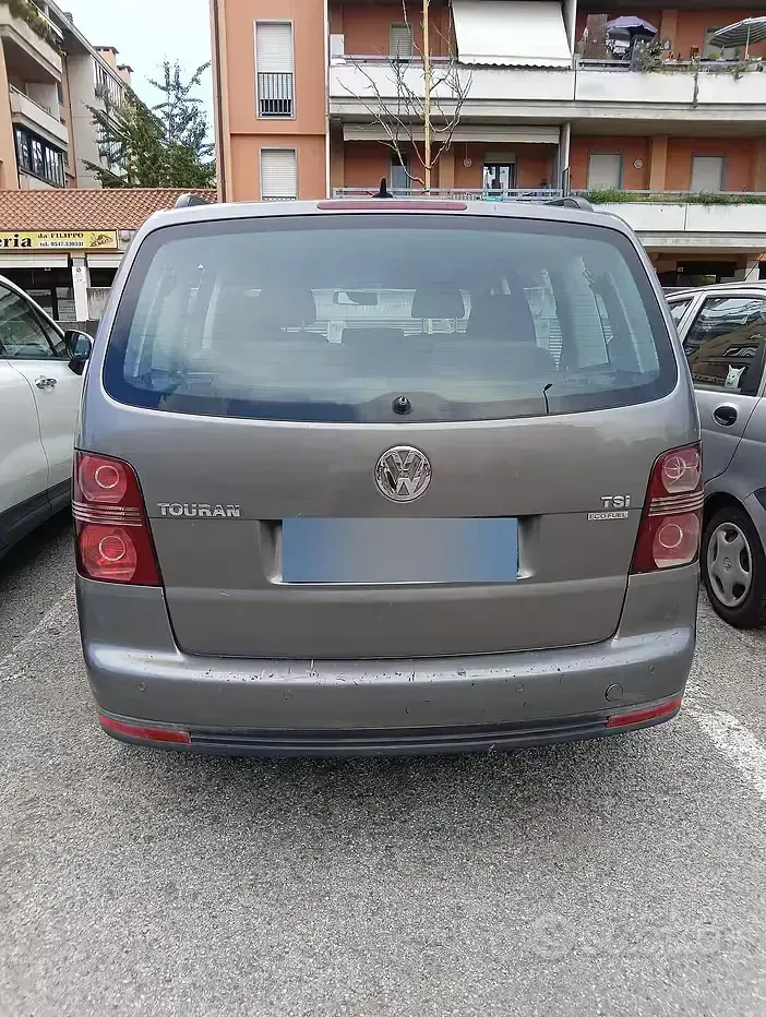 Usata VW Touran 150 CV (110 kW) 2009 Grigio Monovolume