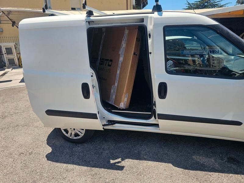 Usata Fiat Doblò 95 CV (69 kW) 2019 Bianco Monovolume