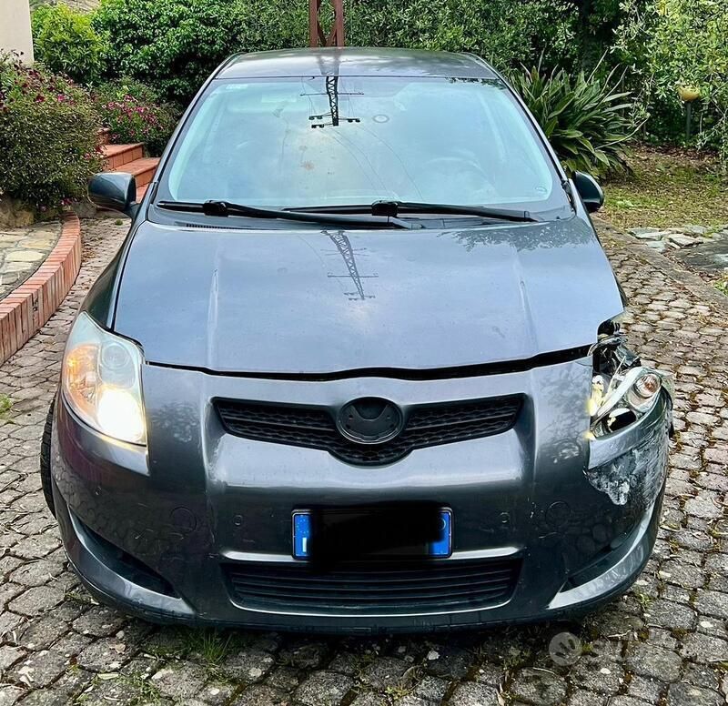 Usata Toyota Auris 2006 Grigio Berlina